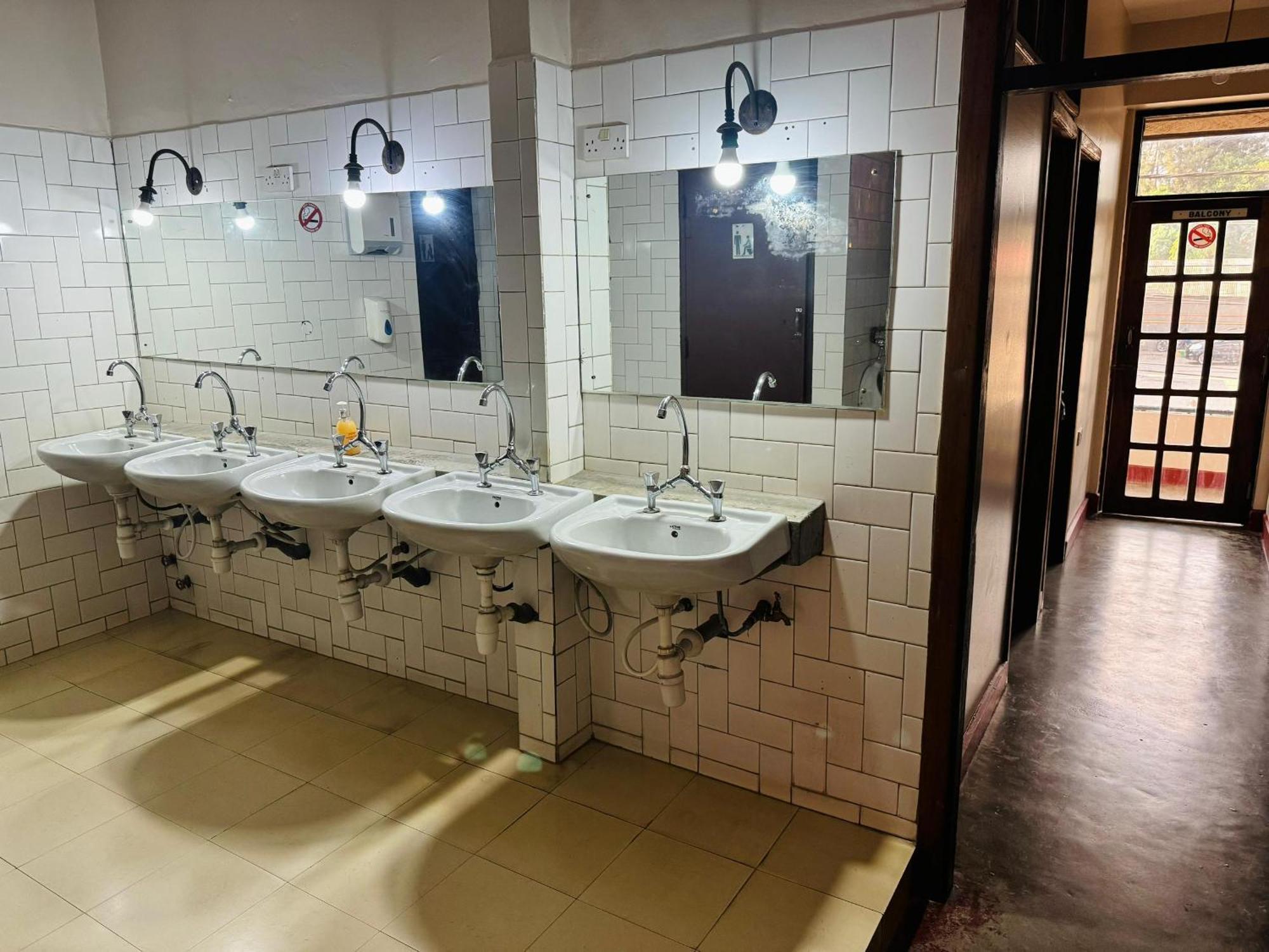 Arusha Backpackers Hotel Luaran gambar